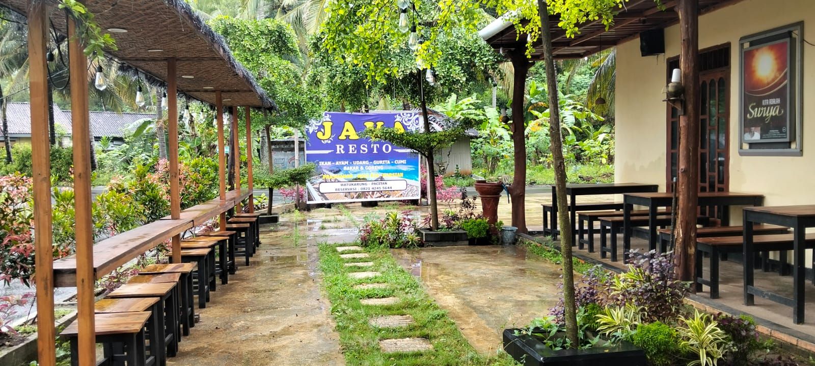 Java Resto Pacitan Rm Makan Prasmann di Wisata Watu Karung