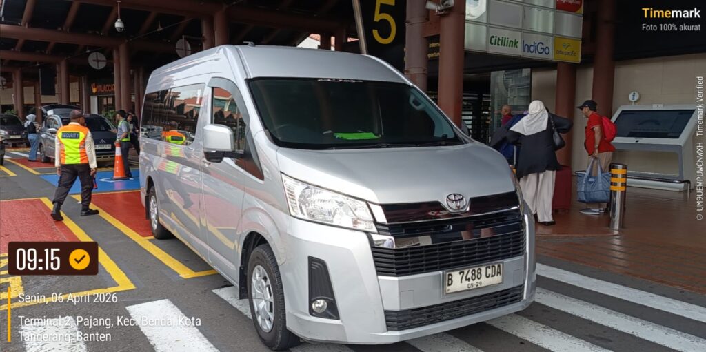 Travel Executive Jakarta Surabaya