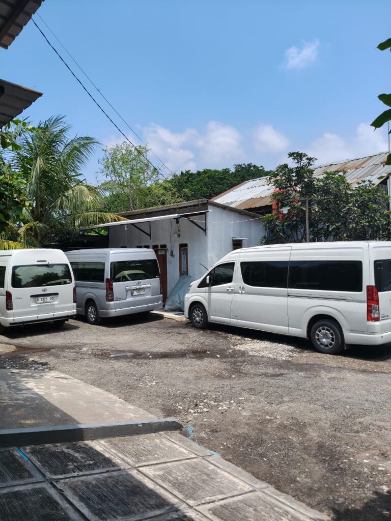 Travel Door to door Semarang Jakarta Via tol