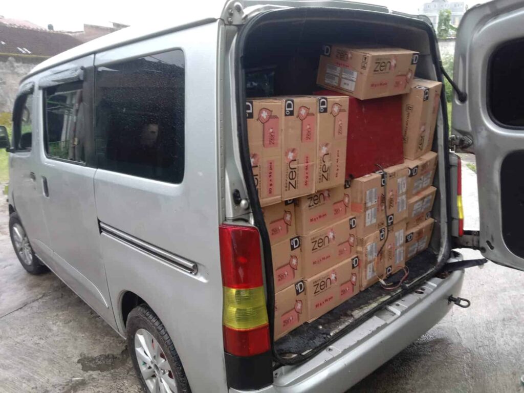 Kirim Paket Sehari Sampai Door to door Di pick up Di antar SamPai Tujuan